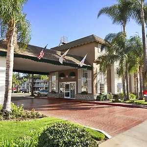 *** Hotel Ramada By Wyndham Costa Mesa/newport Estados Unidos